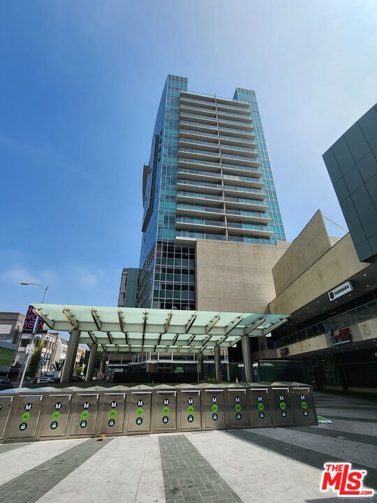 Building Photo - 3785 Wilshire Blvd Unit 1710