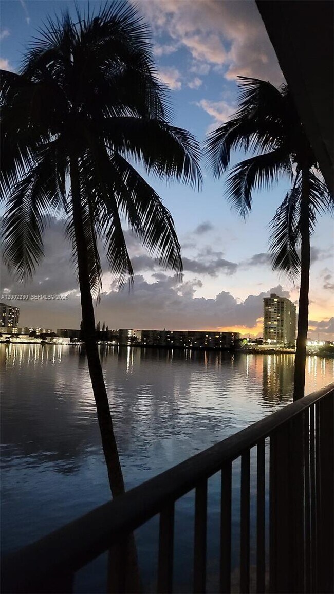 Photo - 18151 NE 31st Ct Unit 217