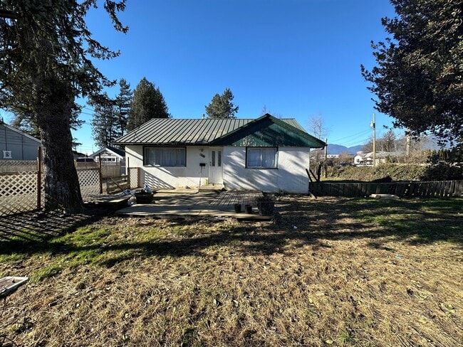 Photo - 8859 Nowell St