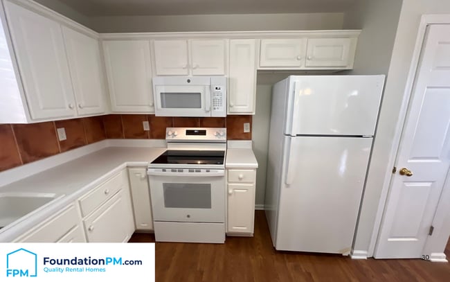 Photo - 1066 W Montebello Cir