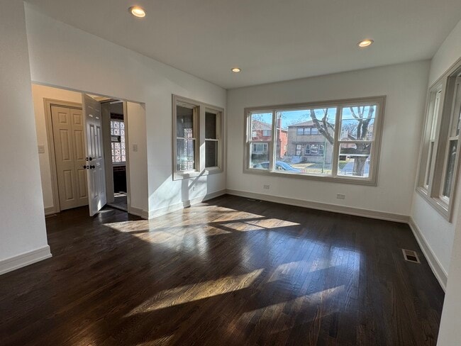 Photo - 7812 S Paxton Ave