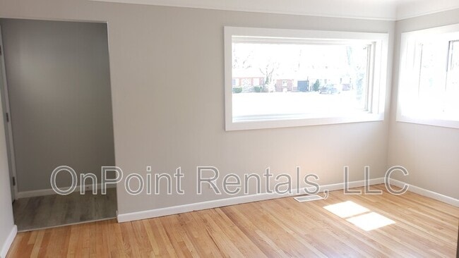 Photo - 15161 Harrison St