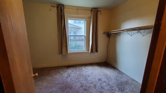 Photo - 217 E King St