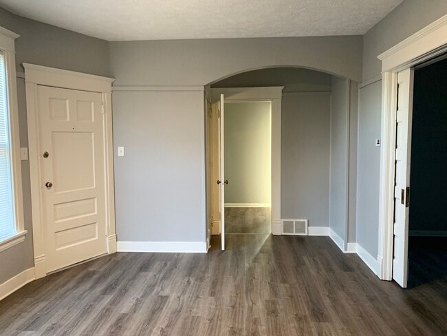 Photo - 2530 W Gardner Ave