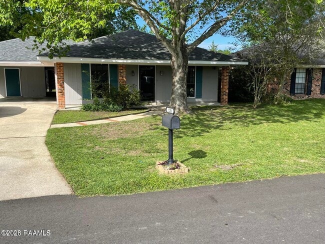 Building Photo - 128 Longfellow Dr