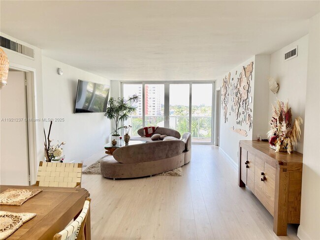 Photo - 3140 S Ocean Dr Unit 512