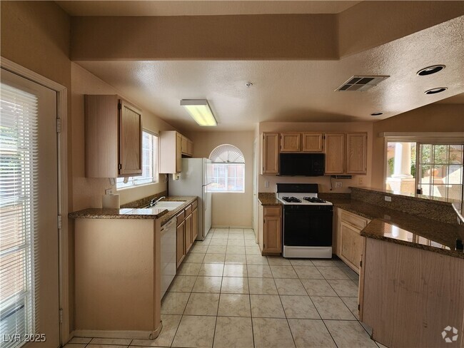 Building Photo - 2925 Wigwam Pkwy Unit 1612 Rental
