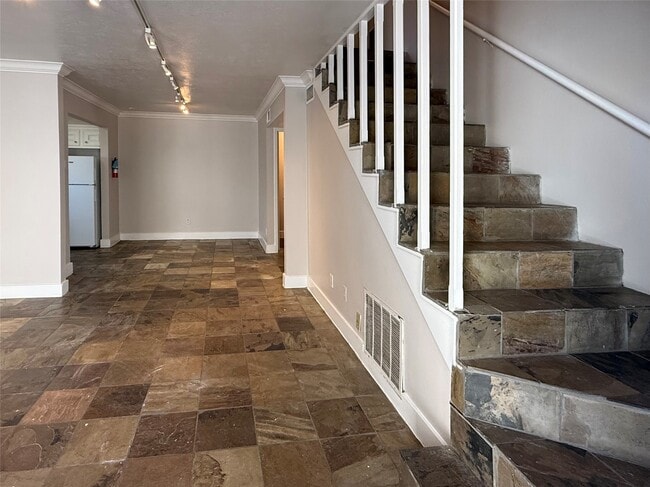 Building Photo - 1903 Portsmouth St Unit 22