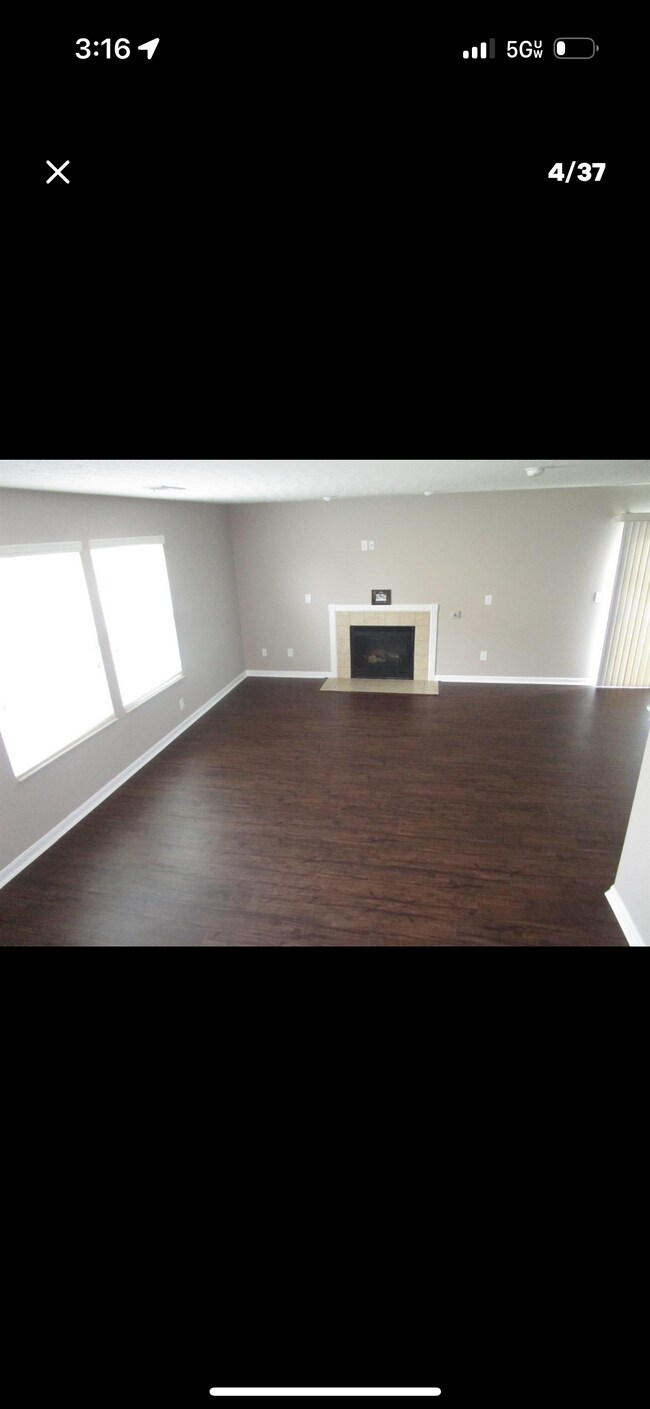 Photo - 277 Hennepin Dr