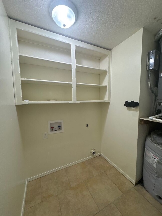 Photo - S. 39TH DUPLEX Unidad 3016 S. 39TH