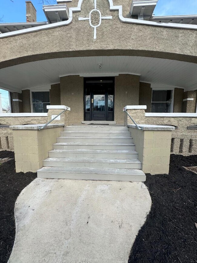 Photo - 602 E Grove St