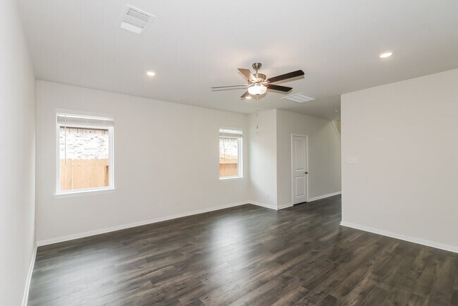 Photo - 7610 Thrips Ln