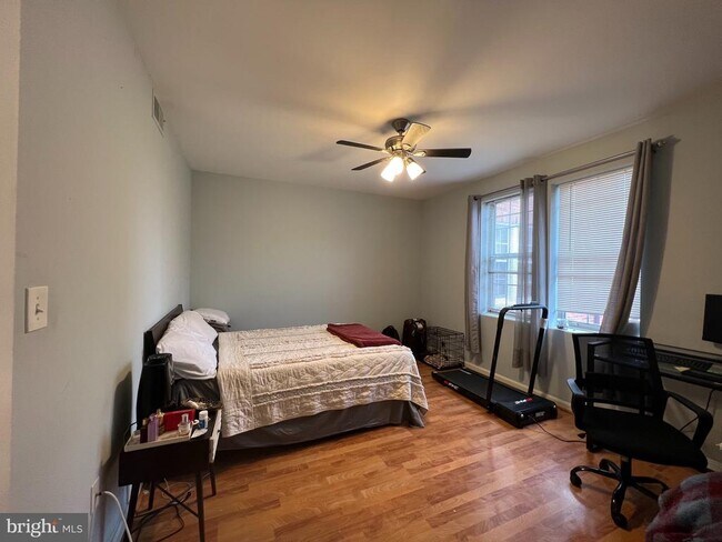 Photo - 1808 Queens Ln Unit 4-212