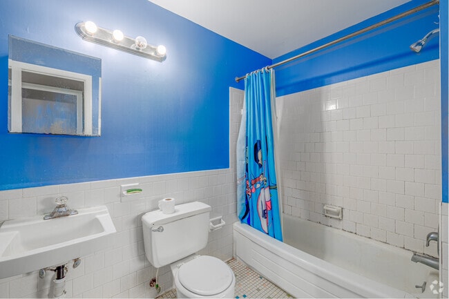 1BR, 1BA - Bathroom - Maiden Choice Apartments