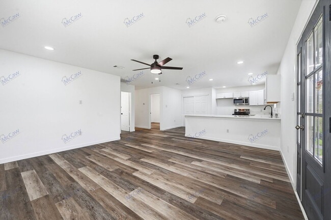 Photo - 5901 Farnsworth Ave