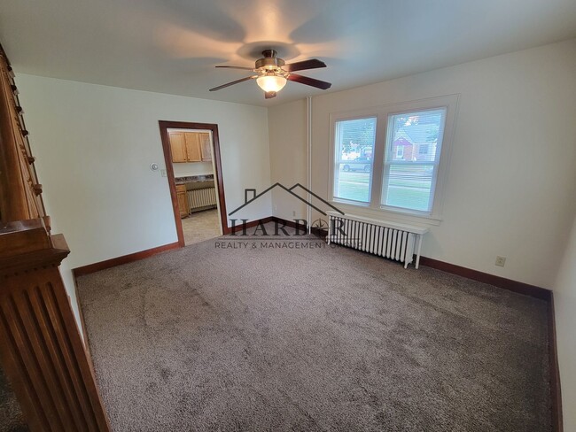 Photo - 907 8th St SE Unit 907.5