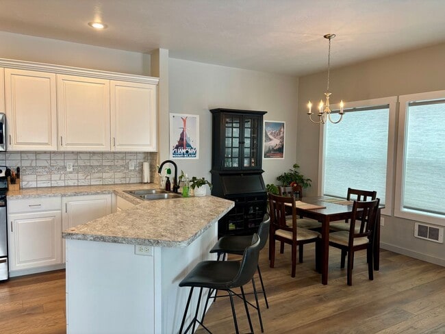 Photo - Victor - 4BR 3.5 Bath Townhouse Attached Garage