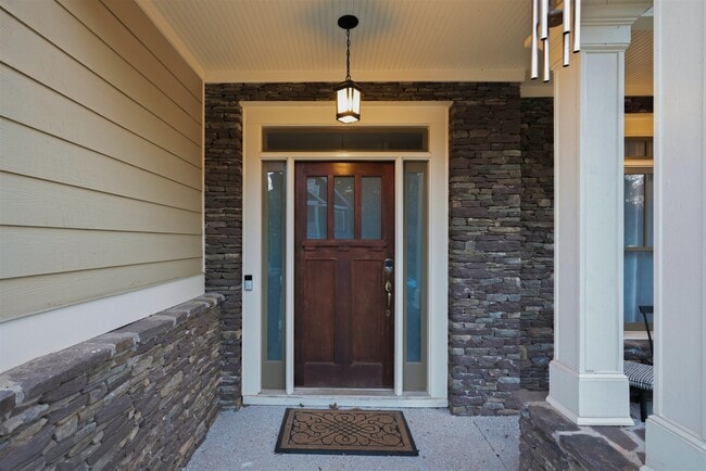 Photo - 2555 Hazel Dr SE