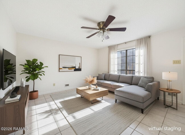 Photo - 112 Country Ln