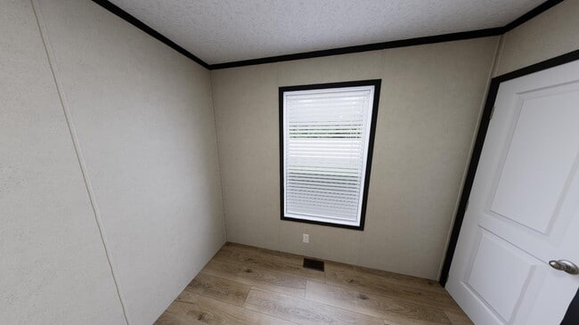 Photo - 2446 Poplar Dr