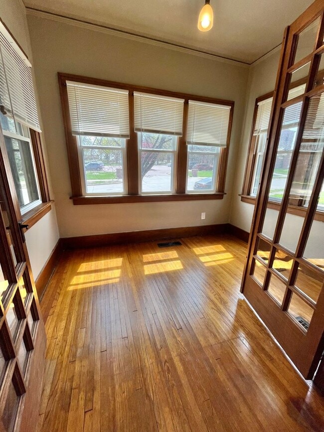 Photo - 1012 W 22nd St