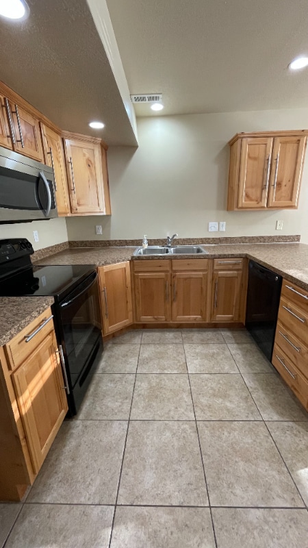 Photo - 411 W 2000 S