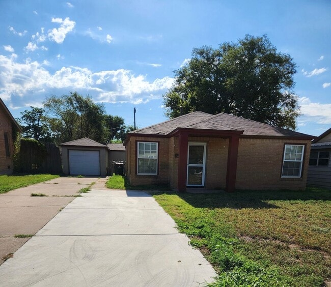Building Photo - HUD ACCEPTED!! Adorable updated 2bedroom 1... Rental