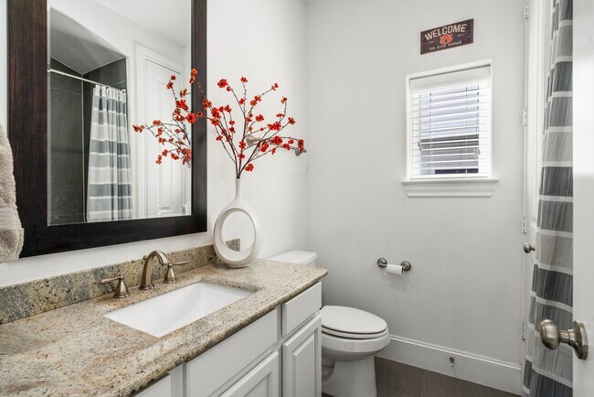 Photo - 816 Ennis St