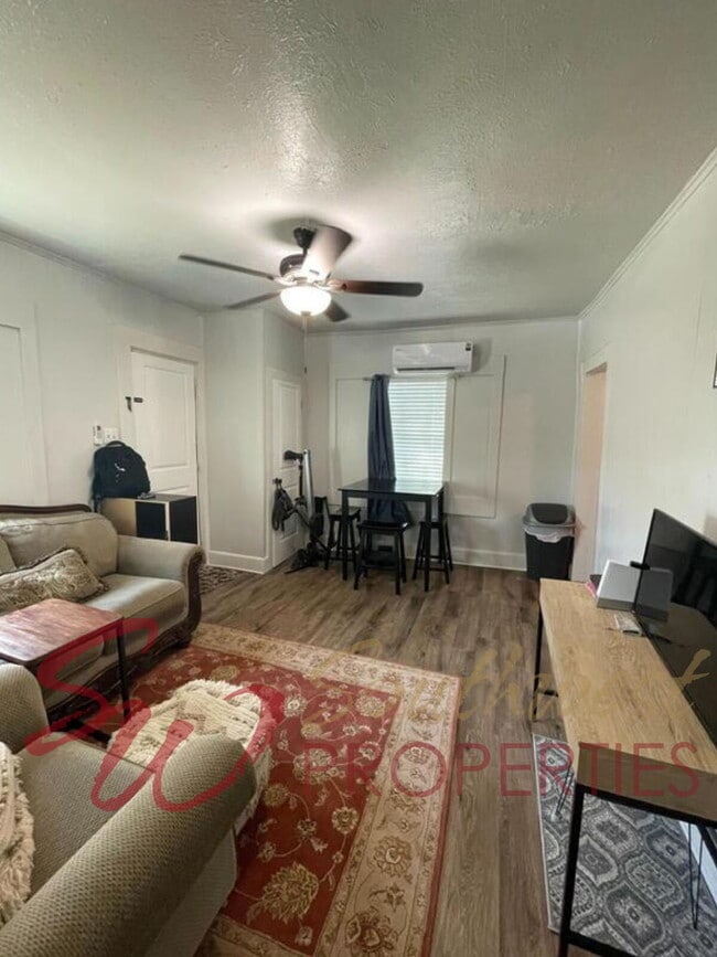 Photo - Your own private 1 bedroom oasis!