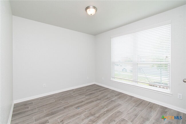 Building Photo - 6910 Catherine Dr