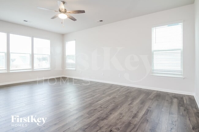 Photo - 600 Goldburn Wy