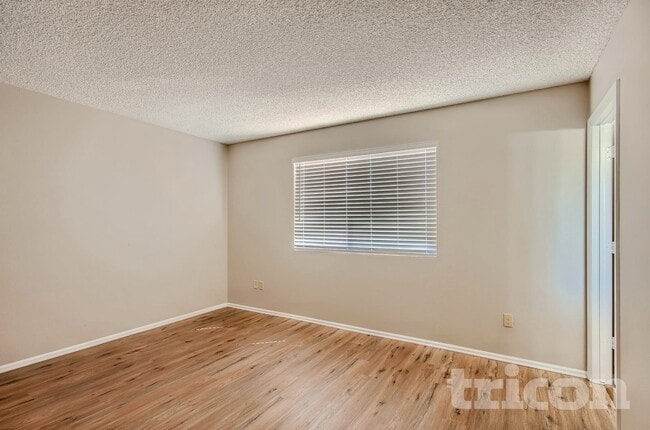 Photo - 4201 W Sunnyside Ave