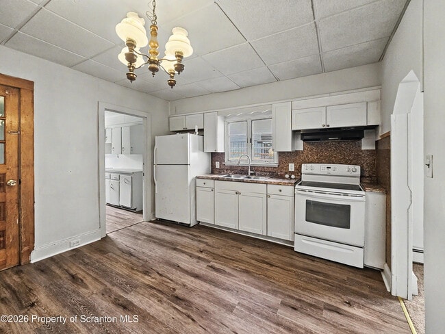 Photo - 949 Carmalt St