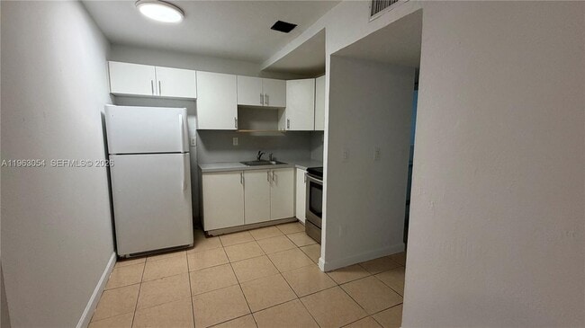 Photo - 1225 Marseille Dr Unidad 22