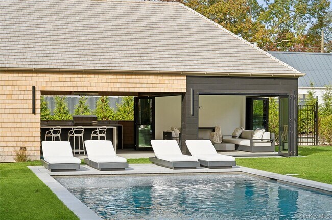 Photo - 510 Abrahams Path