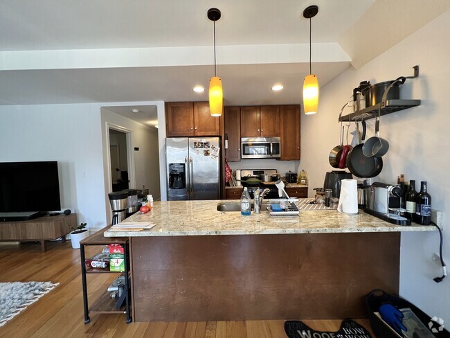 Building Photo - 1470 W Carmen Ave Unit 101 Rental