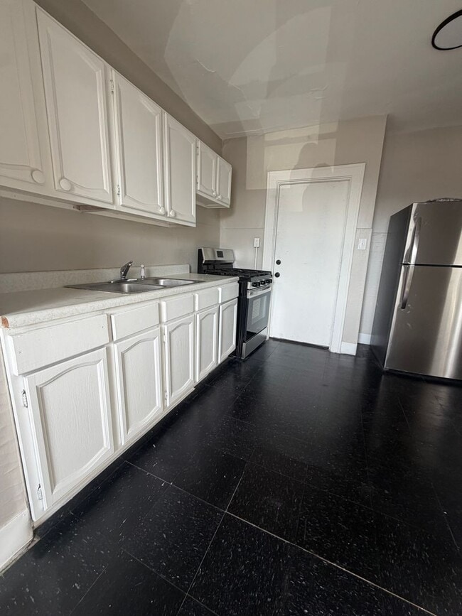 Photo - 2905 Madison Ave Unit 3