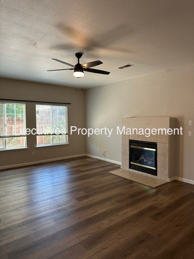 Photo - 654 Gateway Dr