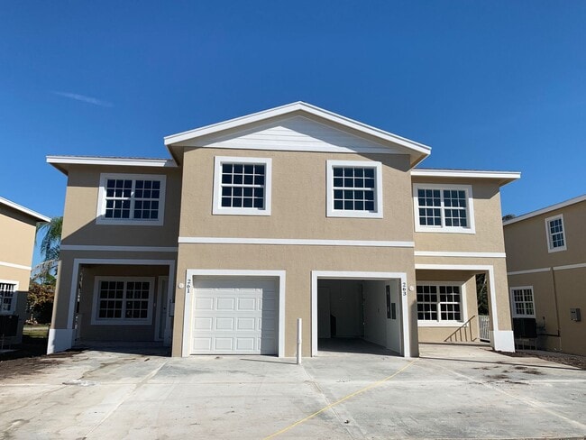 Photo - 3/2.5/1 Spacious Townhome