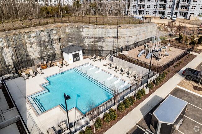 Building Photo - Stone Bridge Lofts