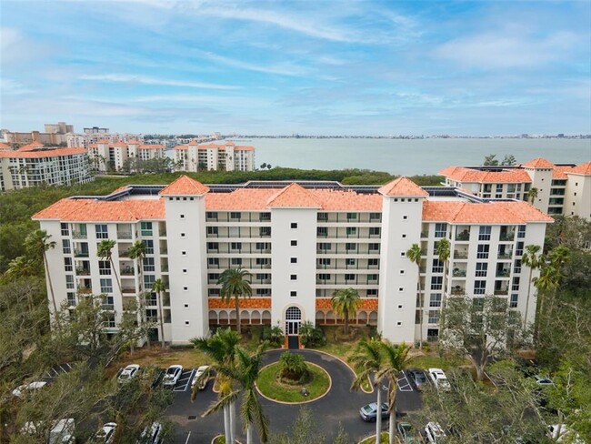 Building Photo - 4750 Dolphin Cay Ln S Unit 604 Rental
