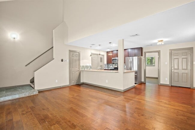 Photo - 1506 Rockdale Cir