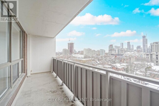 Photo - 666 Spadina Ave. Unit PH10