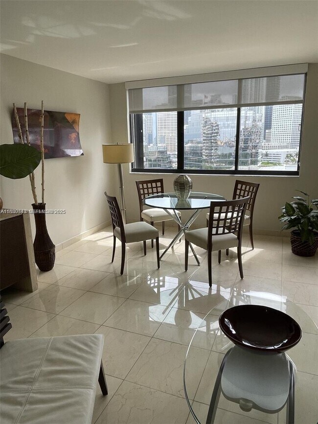 Photo - 540 Brickell Key Dr Unit 1211