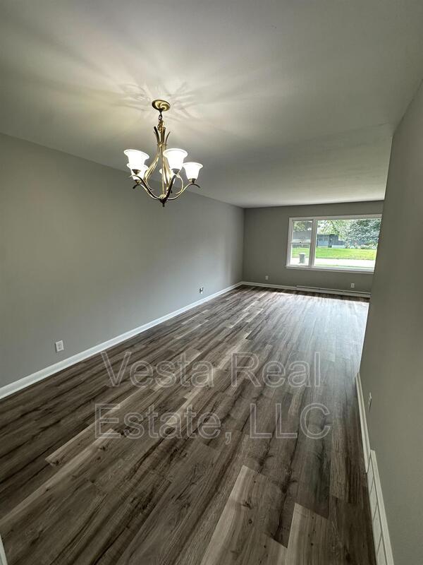 Photo - 817 Snyder Dr