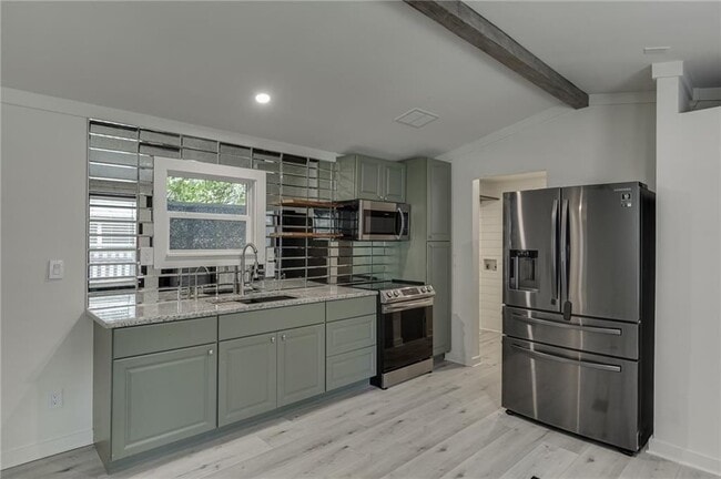 Photo - 3685 Fir Dr
