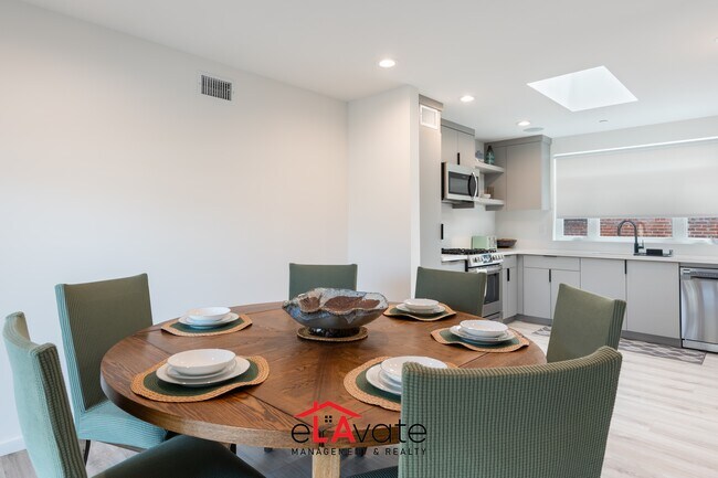 Photo - 1035 N Serrano Ave