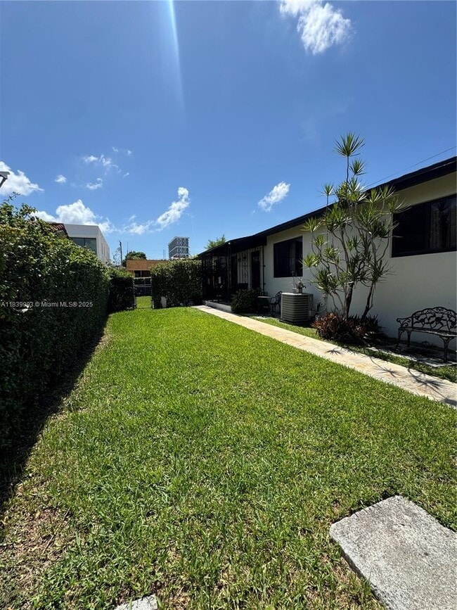 Photo - 2723 SW 31st Ct Unit 2
