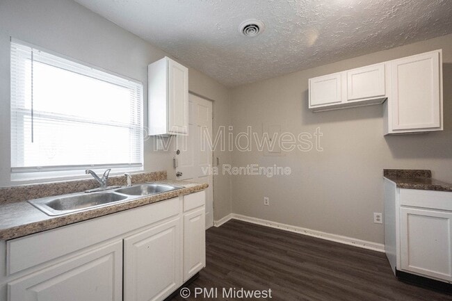 524 W 23rd St