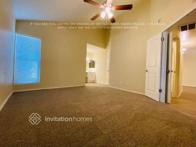 Photo - 1311 W Straford Dr